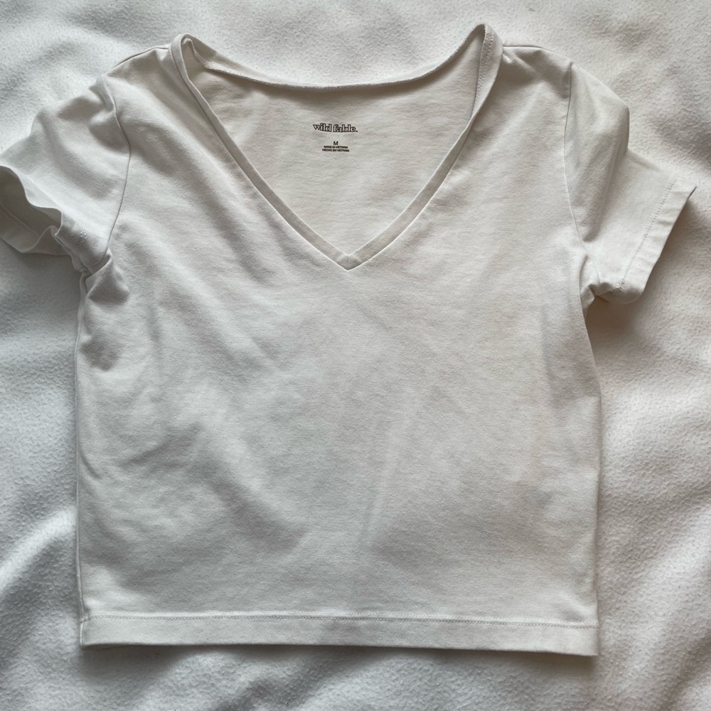 Wild fable size medium white v neck t shirt